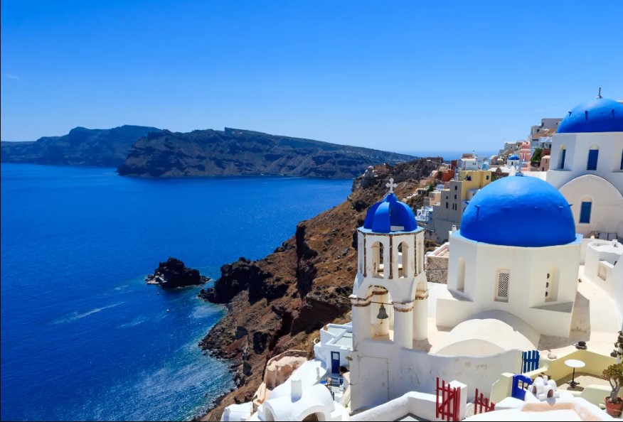 Destinasi Liburan Santorini, Yunani: Keajaiban Biru dan Putih