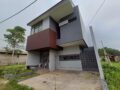 Rumah modern tropis Eshal Serpong Residence Lokasi di perbatasan Serpong, Pamulang dan Setu