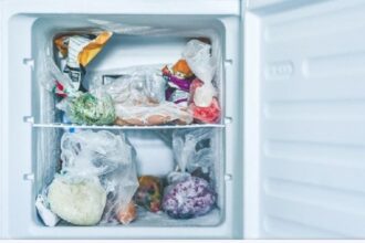 Freezer di Rumah Bocor? Ini 5 Penyebab dan Cara Mengatasinya